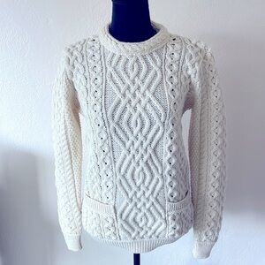 NWT ARAN MÕR MADE IN IRELAND WOOL CABLE KNIT SWEATER SIZE MEDIUM